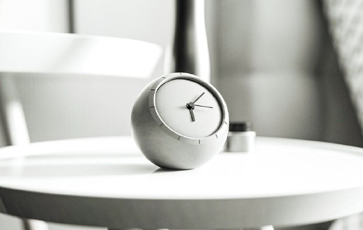 Pandora Table Clock – Elegant Modern Desk Clock for Home & Office